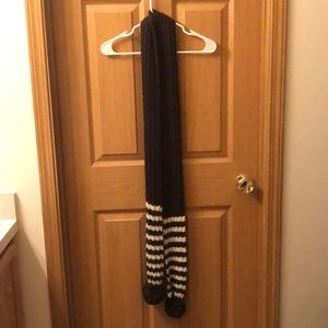 Gap Knitted Scarf.